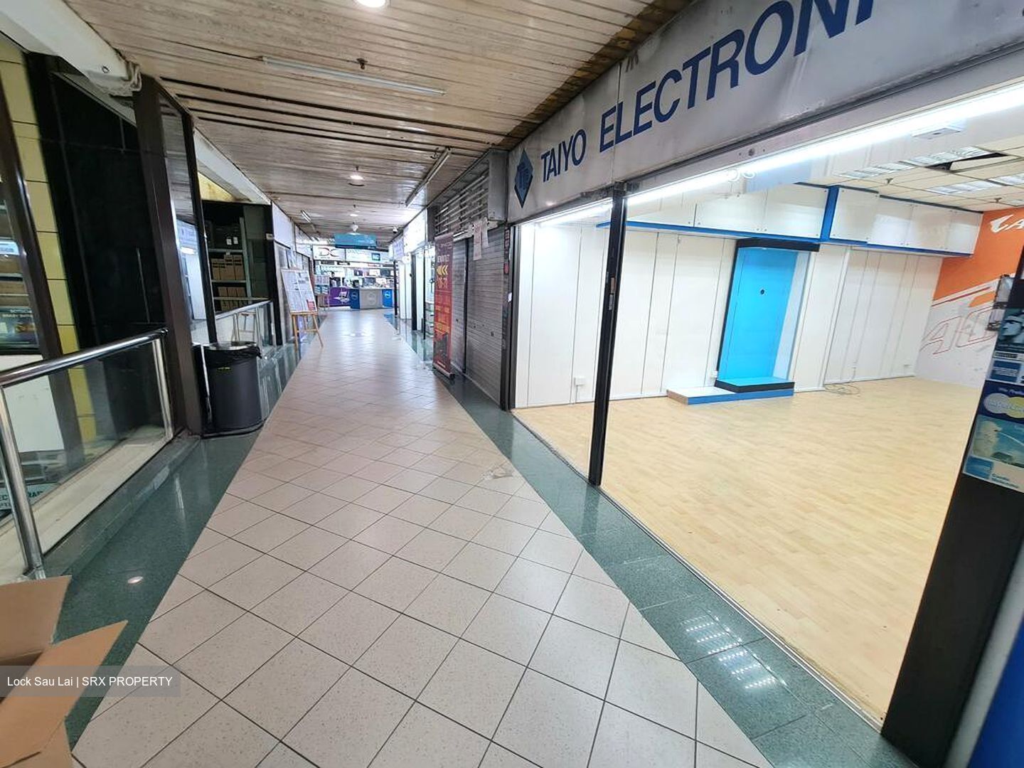 Sim Lim Square (D7), Shop House #572954521